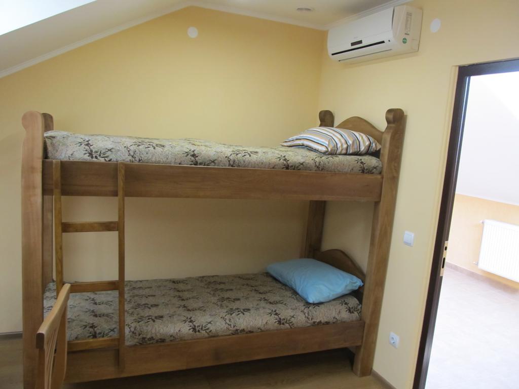 Mini-Hotel Na Pidgradskiy Uzhhorod Room photo